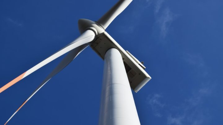 Une éolienne à Riparbella, en Italie.