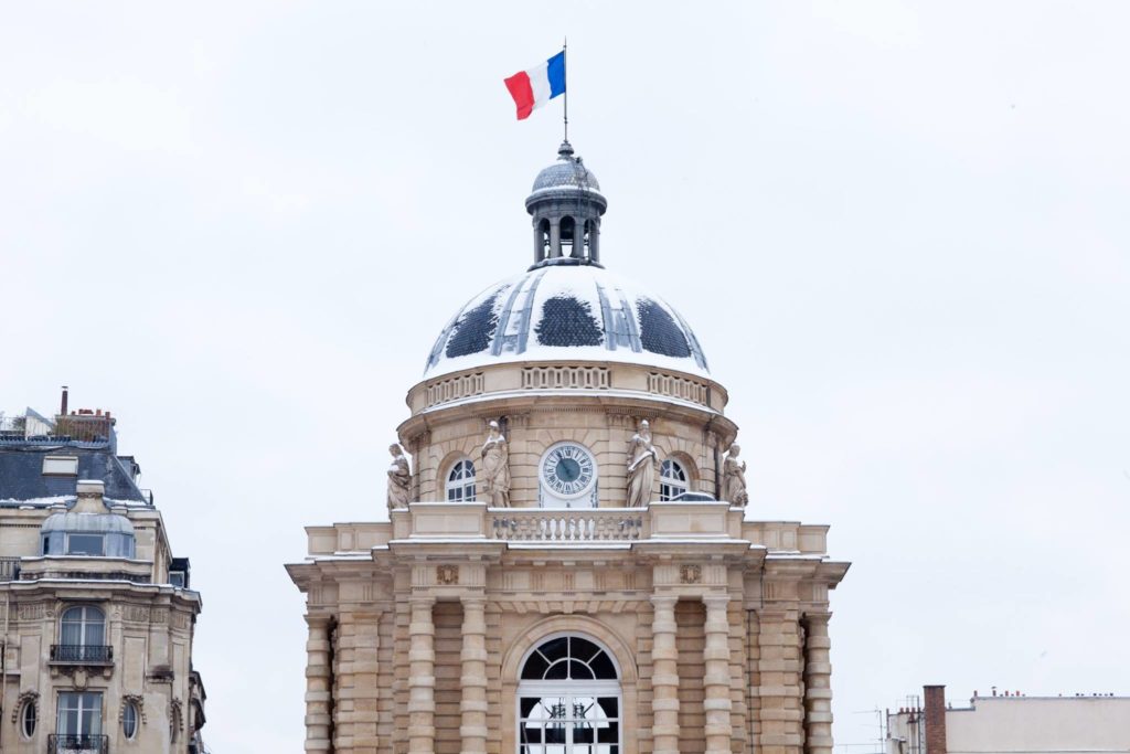 Toit du Palais du Luxembourg, siège du Sénat français.