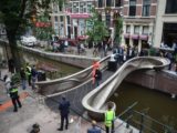 Un pont en acier inoxydable, entièrement conçu par impression 3D, a été inauguré mi-juillet dans la ville d’Amsterdam, au Pays-Bas.