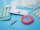 Gamme de fournitures de santé reproductive : DIU, pilules, préservatifs, contraceptifs d'urgence DIU, implant et DMPA.