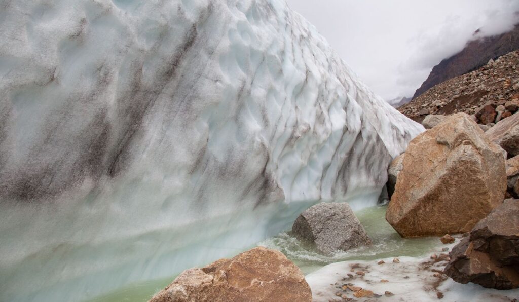 Chine bactéries virus fonte glaciers